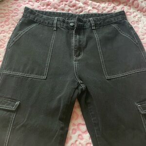 Men’s Black cargo pants with white stitching